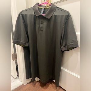 Men’s X-Large golf shirt.